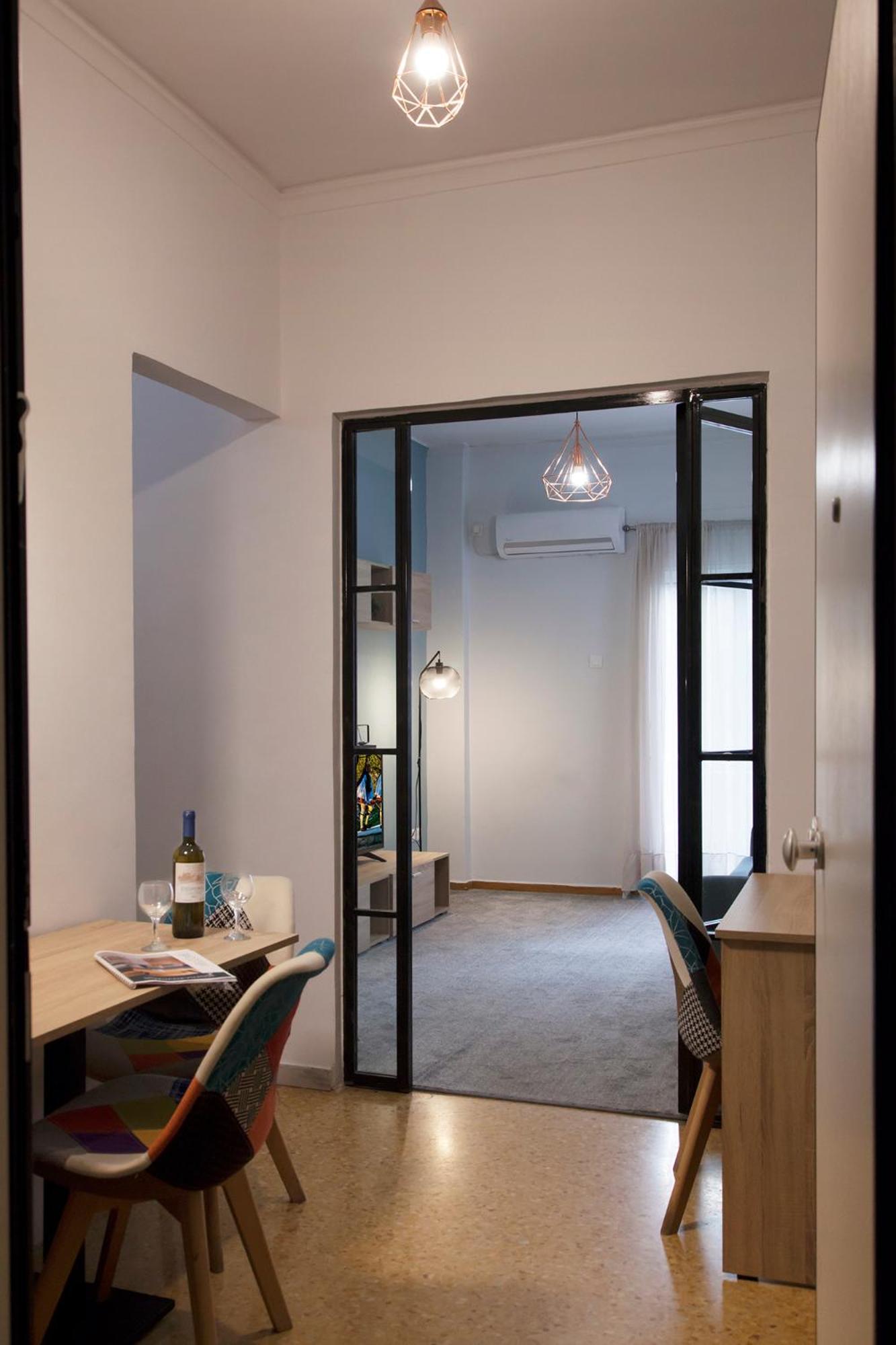 Suite 04 - Smart Cozy Suites - In The Heart Of Athens - 5 Minutes From Metro Luaran gambar